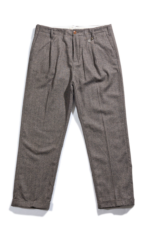 Uniform Pleat chino